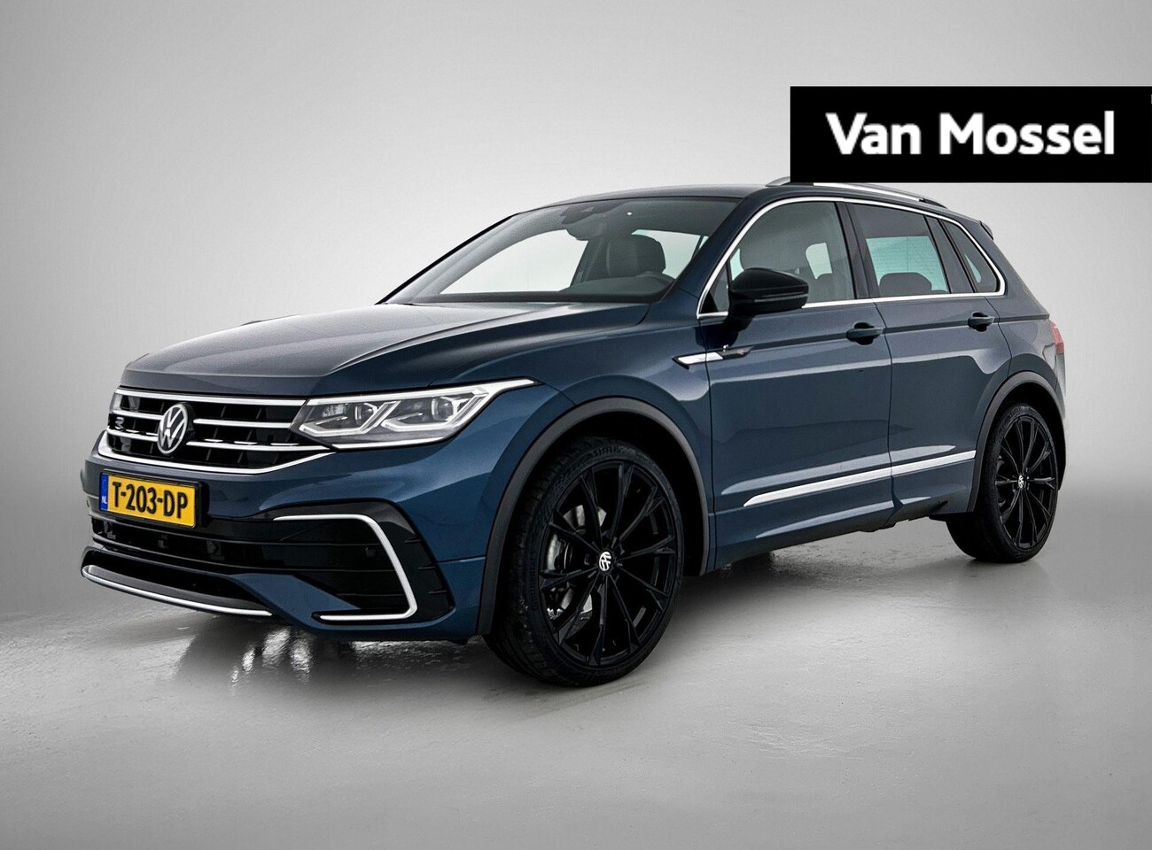 Volkswagen Tiguan - 1.5 TSI R-Line Business Automaat | Trekhaak | 21 Inch Velgen Zwart | Airco | Cruise Contro - AutoWereld.nl