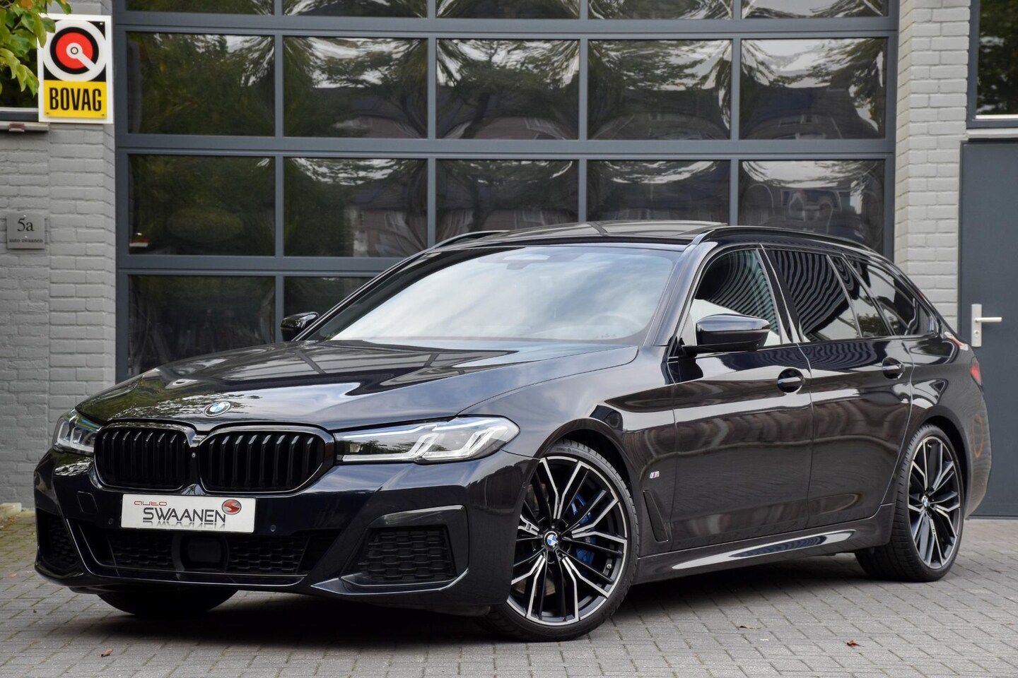 BMW 5-serie Touring - 540i xDrive M Sport | Pano | ACC | Laser - AutoWereld.nl