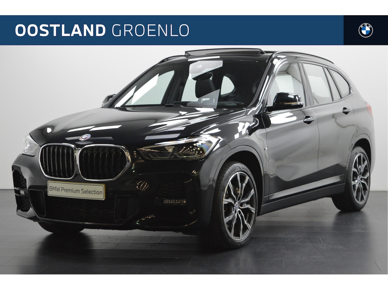 BMW X1 - sDrive20i High Executive M Sport Automaat / Panoramadak / Trekhaak  / Sportstoelen / Achte - AutoWereld.nl