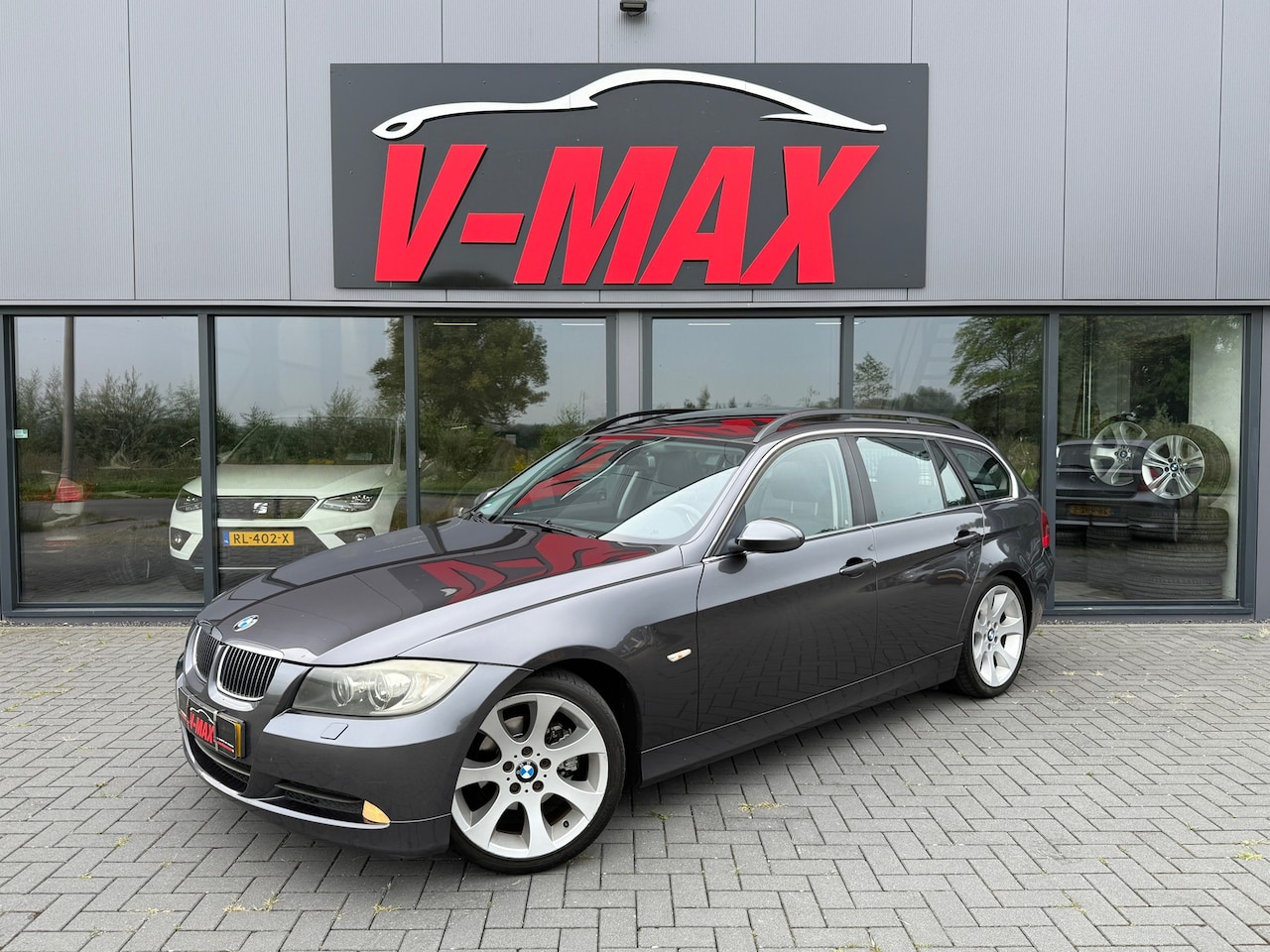 BMW 3-serie Touring - 325i High Exec Pano Leder Carplay Xenon - AutoWereld.nl
