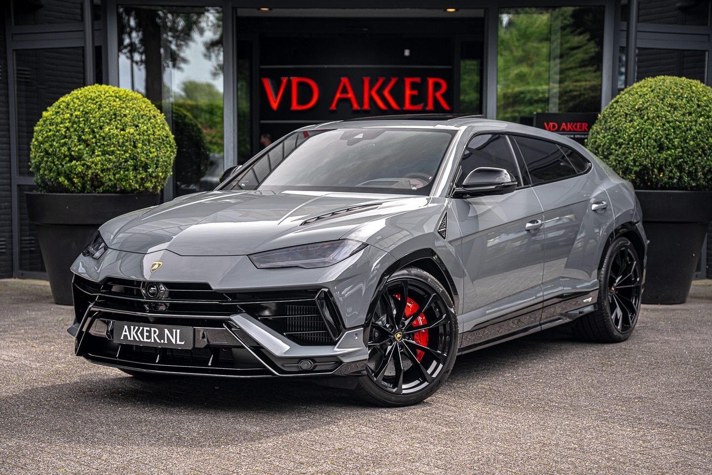 Lamborghini Urus - S Grigio Telesto | Full PPF | 23 Inch | Massage | Head-up | Black Optiek - AutoWereld.nl
