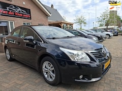 Toyota Avensis - 1.8 VVTi Dynamic. 2de eigenaar, cruise, stoelverwarming, airco, trekhaak, aux, isofix, etc