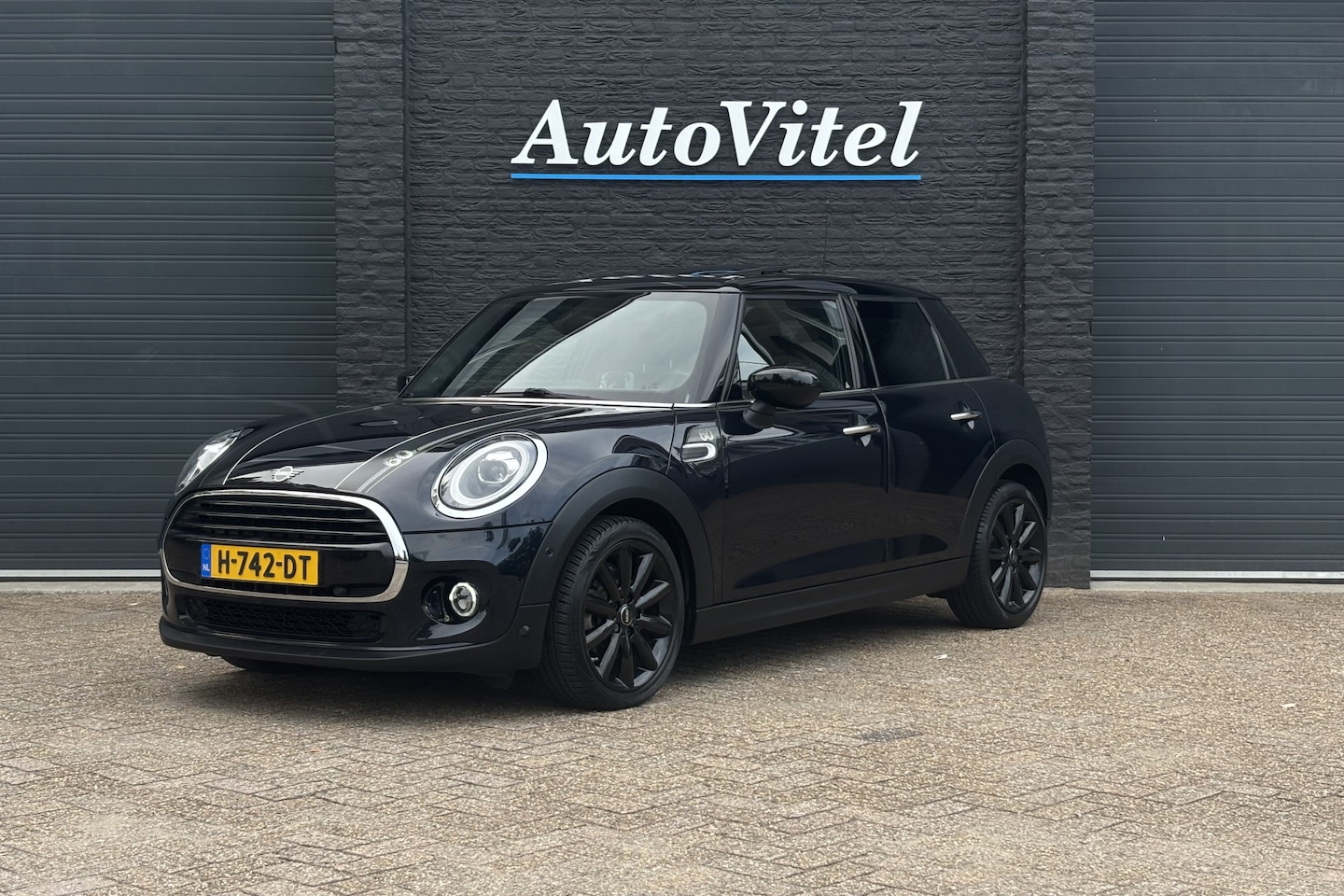 MINI Cooper - Mini 1.5 60 Years Edition | Panodak | Sportleder | Harman/Kardon | Head-Up | | Comfort Acc - AutoWereld.nl
