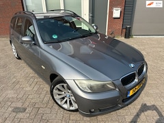 BMW 3-serie Touring - 320i Business Line / Navi / PDC / Clima / Cruise / NAP