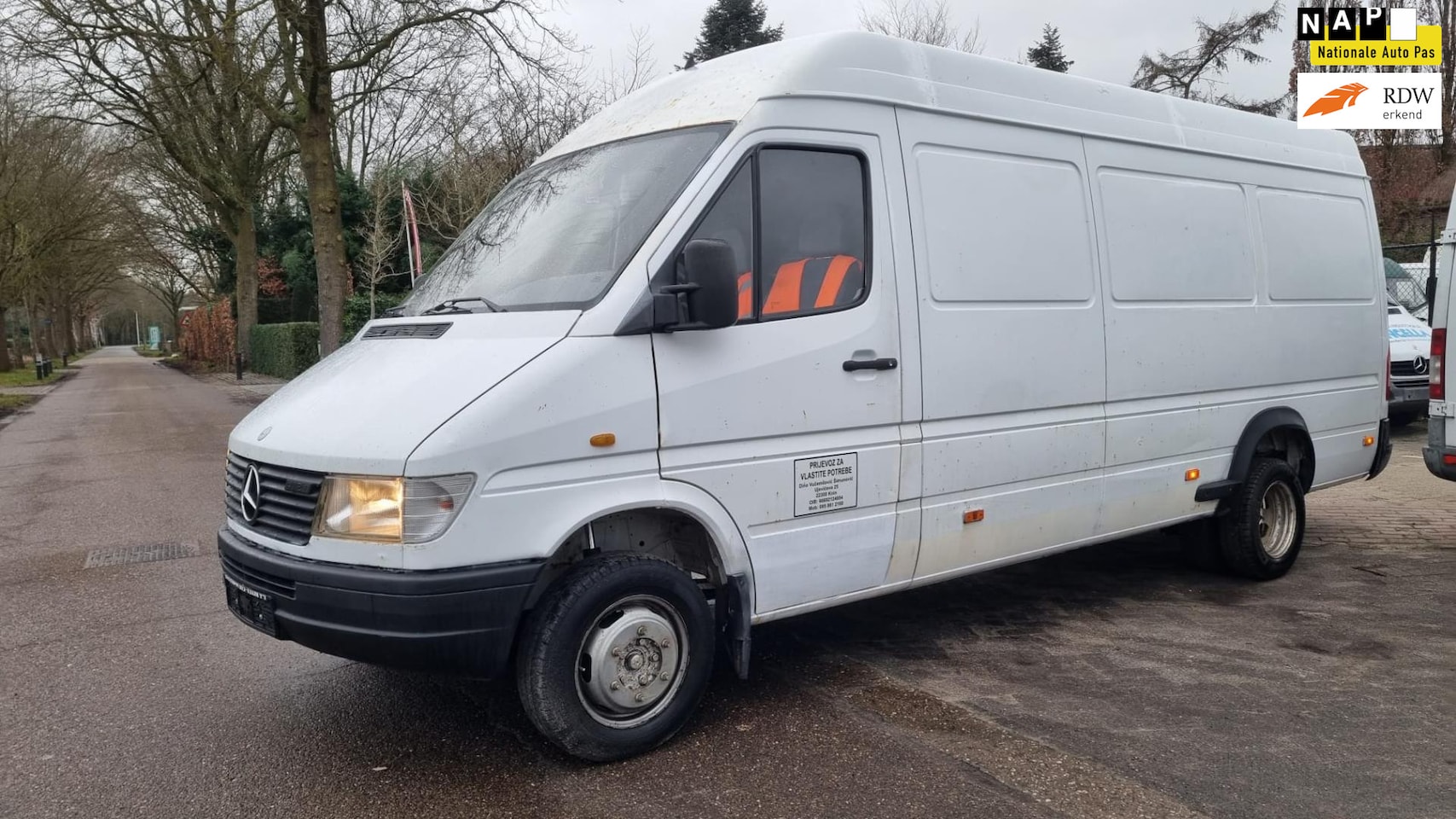 Mercedes-Benz Sprinter - 412D 2X MEDIUM + MAXI 6 TYRES MANUEEL CLEAN CAR - AutoWereld.nl