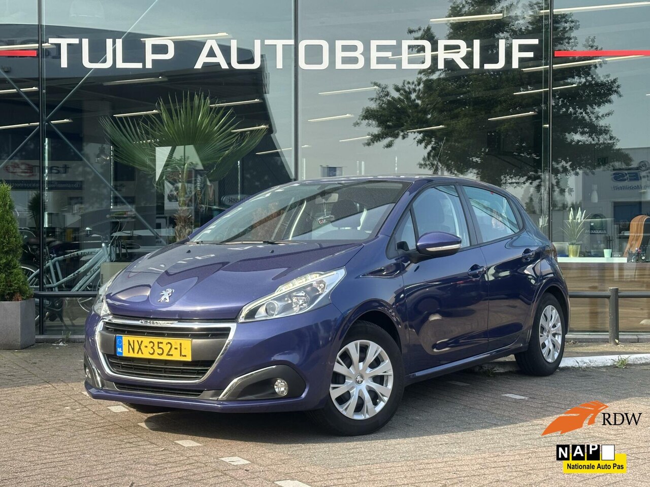 Peugeot 208 - 1.2 PureTech Blue Lion 5 Deurs Dealer onderhouden - AutoWereld.nl