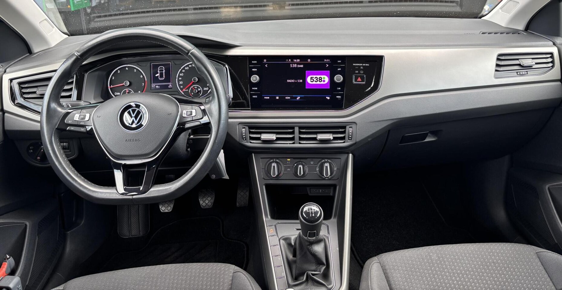 Volkswagen Polo - 1.0 TSI Comfortline Adap. cruise control/ AppleCarPlay/ AndroidAuto/ Airco!!