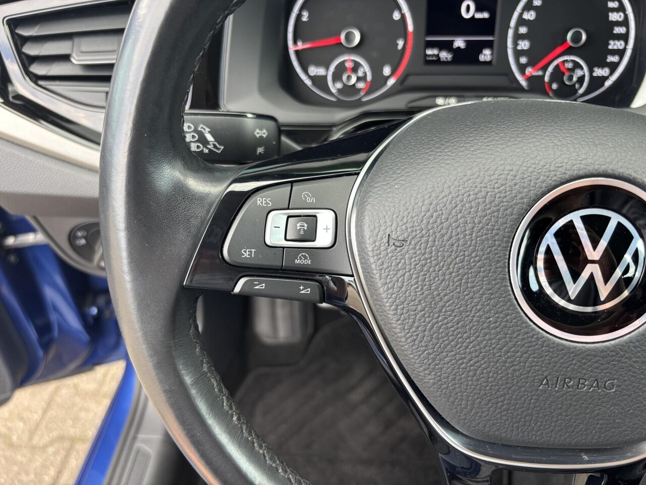 Volkswagen Polo - 1.0 TSI Comfortline Adap. cruise control/ AppleCarPlay/ AndroidAuto/ Airco!!