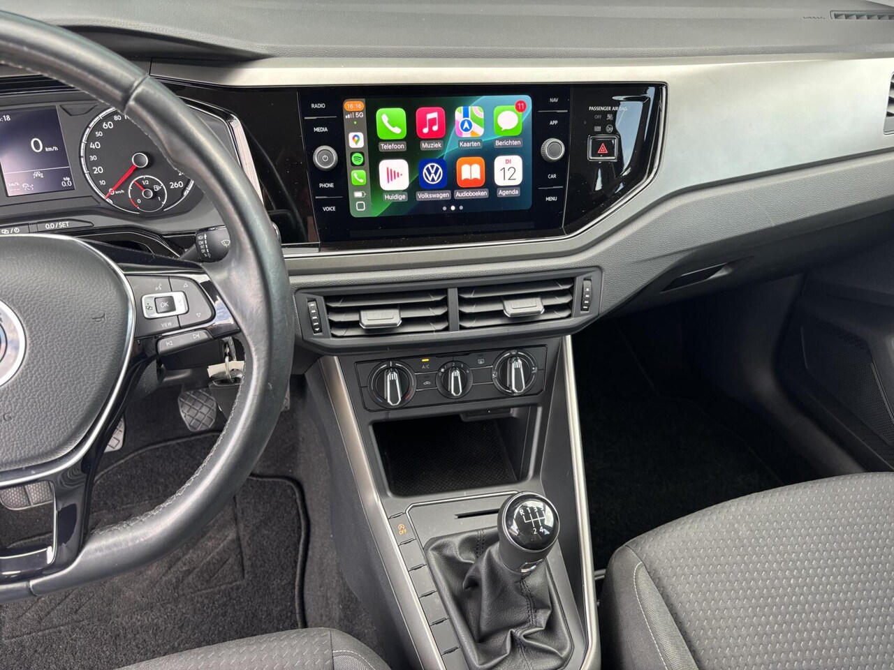 Volkswagen Polo - 1.0 TSI Comfortline Adap. cruise control/ AppleCarPlay/ AndroidAuto/ Airco!!
