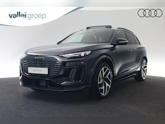 Audi Q6 e-tron - S edition performance 100 kWh 225 kW / 306 pk | Panoramadak | 360 Camera | Trekhaak | 21 i