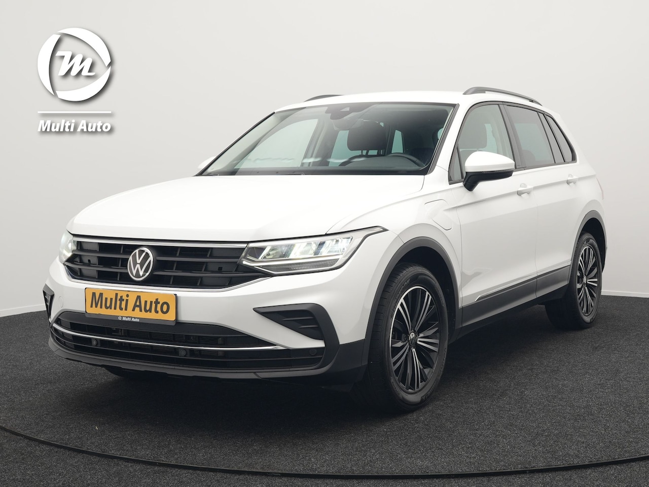 Volkswagen Tiguan - 1.4 TSI eHybrid Plug in Hybrid | PHEV | Trekhaak af Fabriek | Adaptive Cruise | LED | DAB - AutoWereld.nl