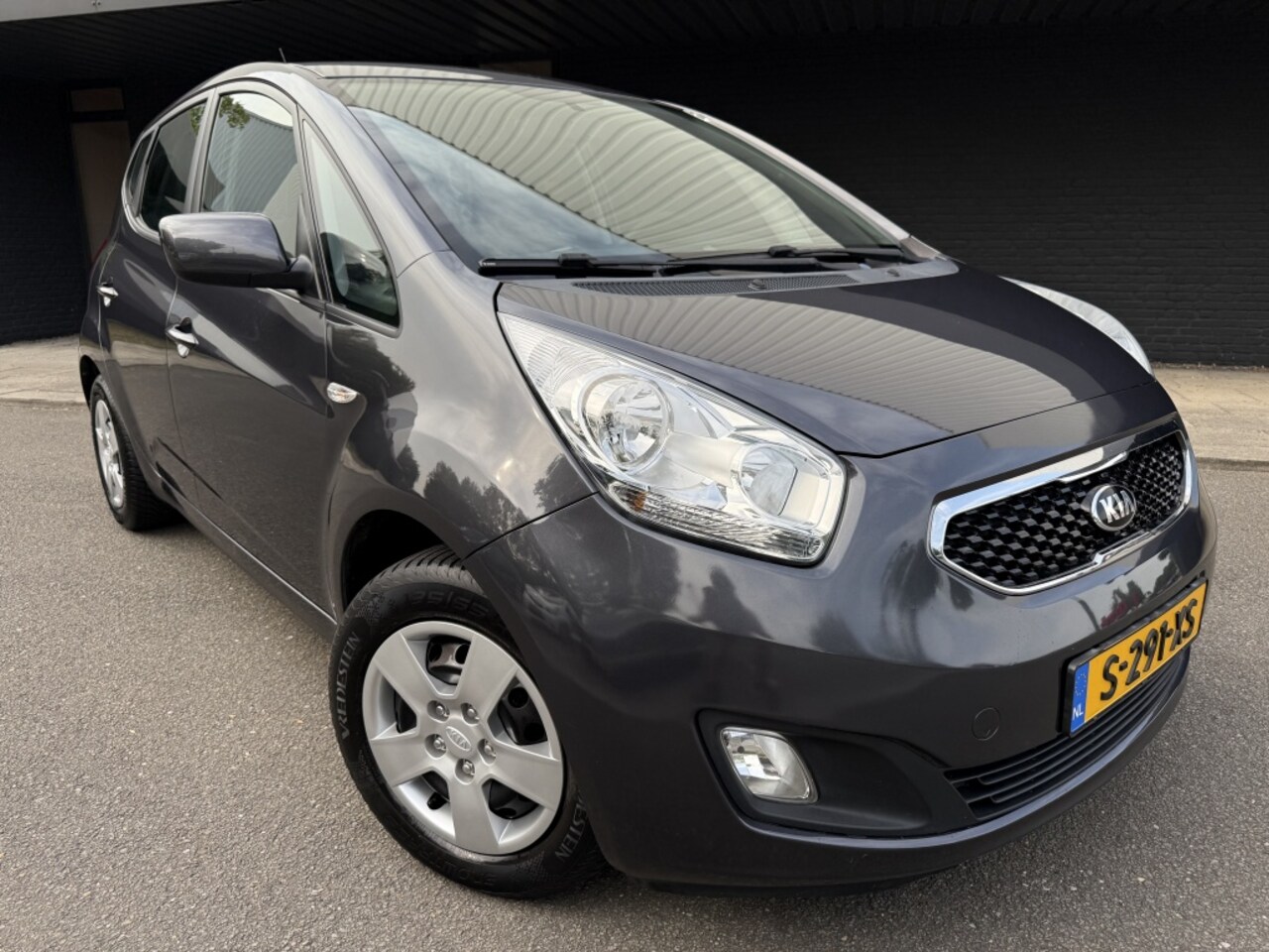 Kia Venga - 1.4 CVVT Plus Pack 1.4 CVVT Plus Pack - AutoWereld.nl