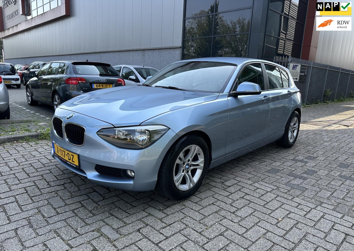 BMW 1-serie - 114i EDE prachtige auto met veel optie - AutoWereld.nl