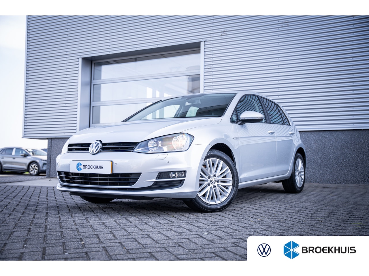 Volkswagen Golf - 1.2 TSI Trendline | Buitenspiegels elektrisch verstel- en verwarmbaar | Parkeersensor voor - AutoWereld.nl