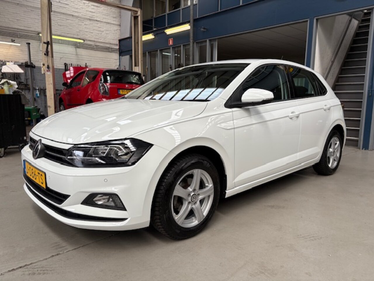 Volkswagen Polo - 1.0 TSI 95pk Comfortline | Apple carplay / Android auto | Navigatie | Airco | Lm velgen | - AutoWereld.nl