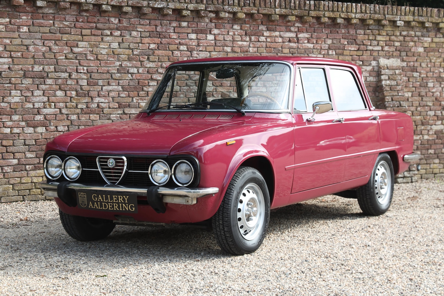 Alfa Romeo Giulia - 1300 Nuova Super Well-preserved Nuova Super from the Imola area in Italy, Delivered in Pru - AutoWereld.nl