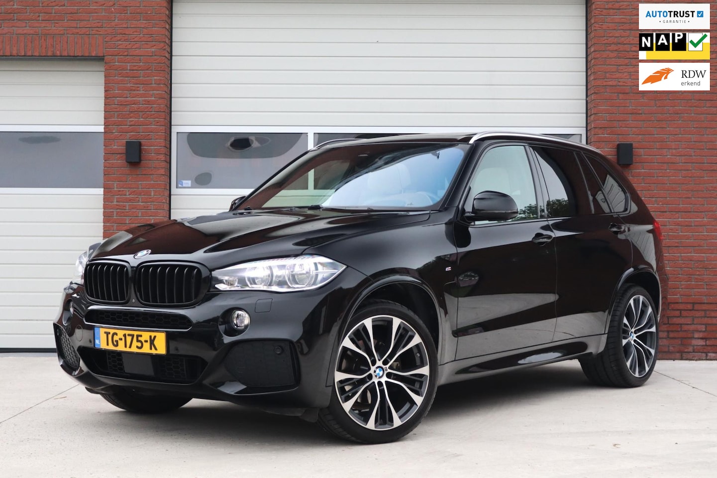 BMW X5 - XDrive30d High Executive M Sport Individual - Panoramadak - Elektrische trekhaak - Nightvi - AutoWereld.nl