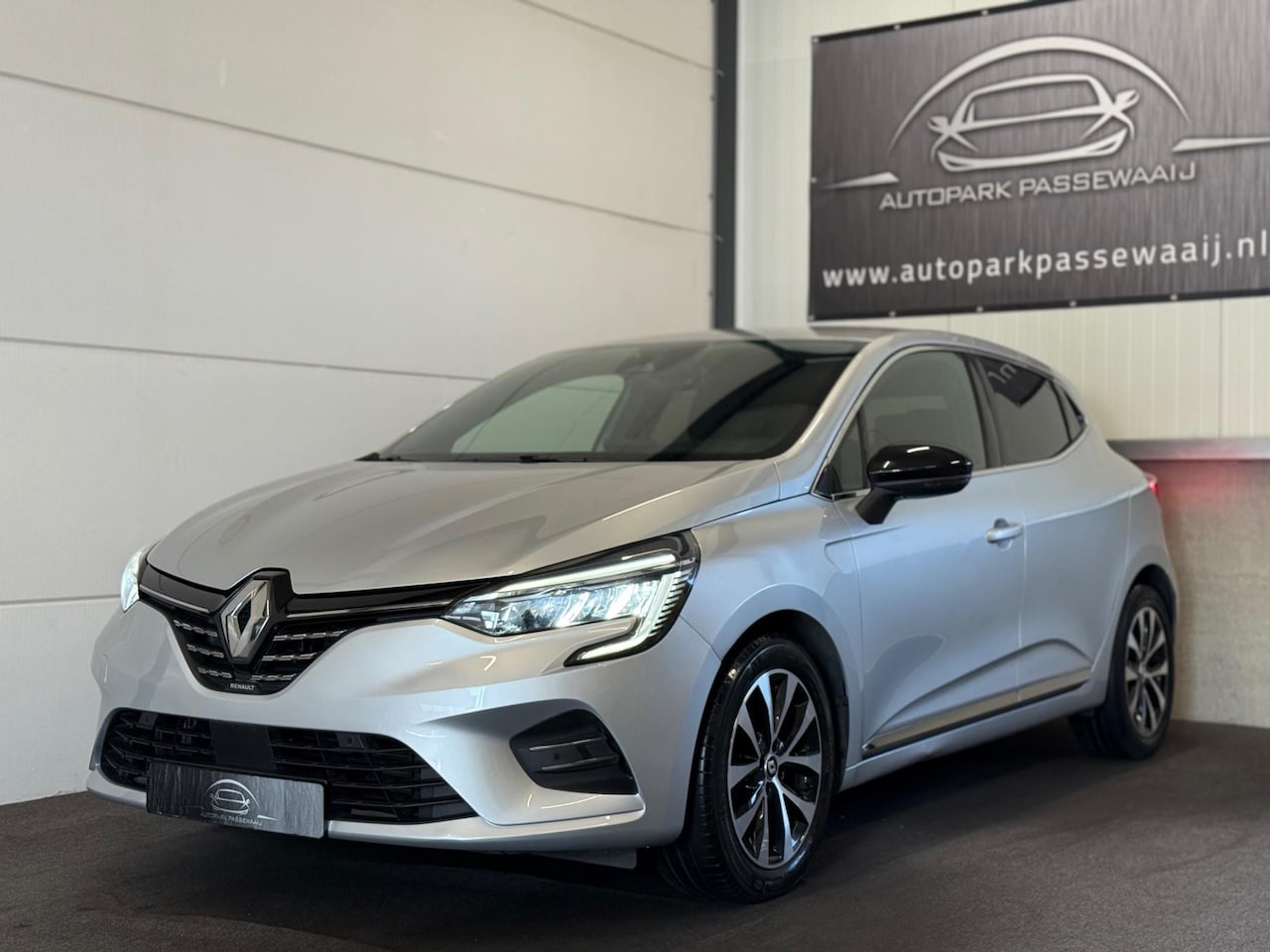 Renault Clio - 1.0 TCe 90 Techno Cruise Control, Apple Carplay, Keyless, Groot Infotainment, LED, Achteru - AutoWereld.nl