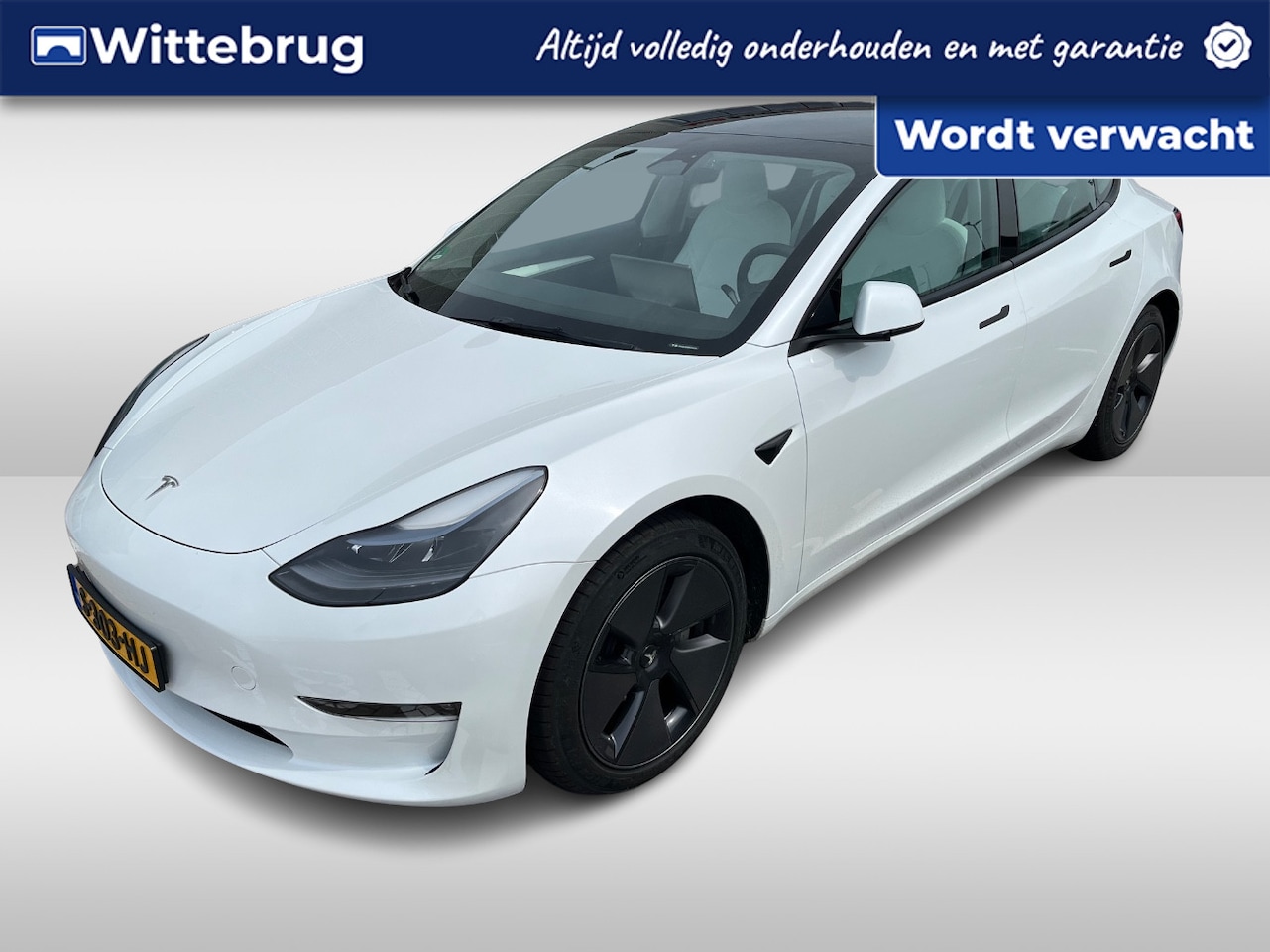 Tesla Model 3 - Long Range RWD Long Range AWD 75 kWh / Leder / Navigatie / Camera / Stoel+stuur verwarming / Lichtmetaal - AutoWereld.nl