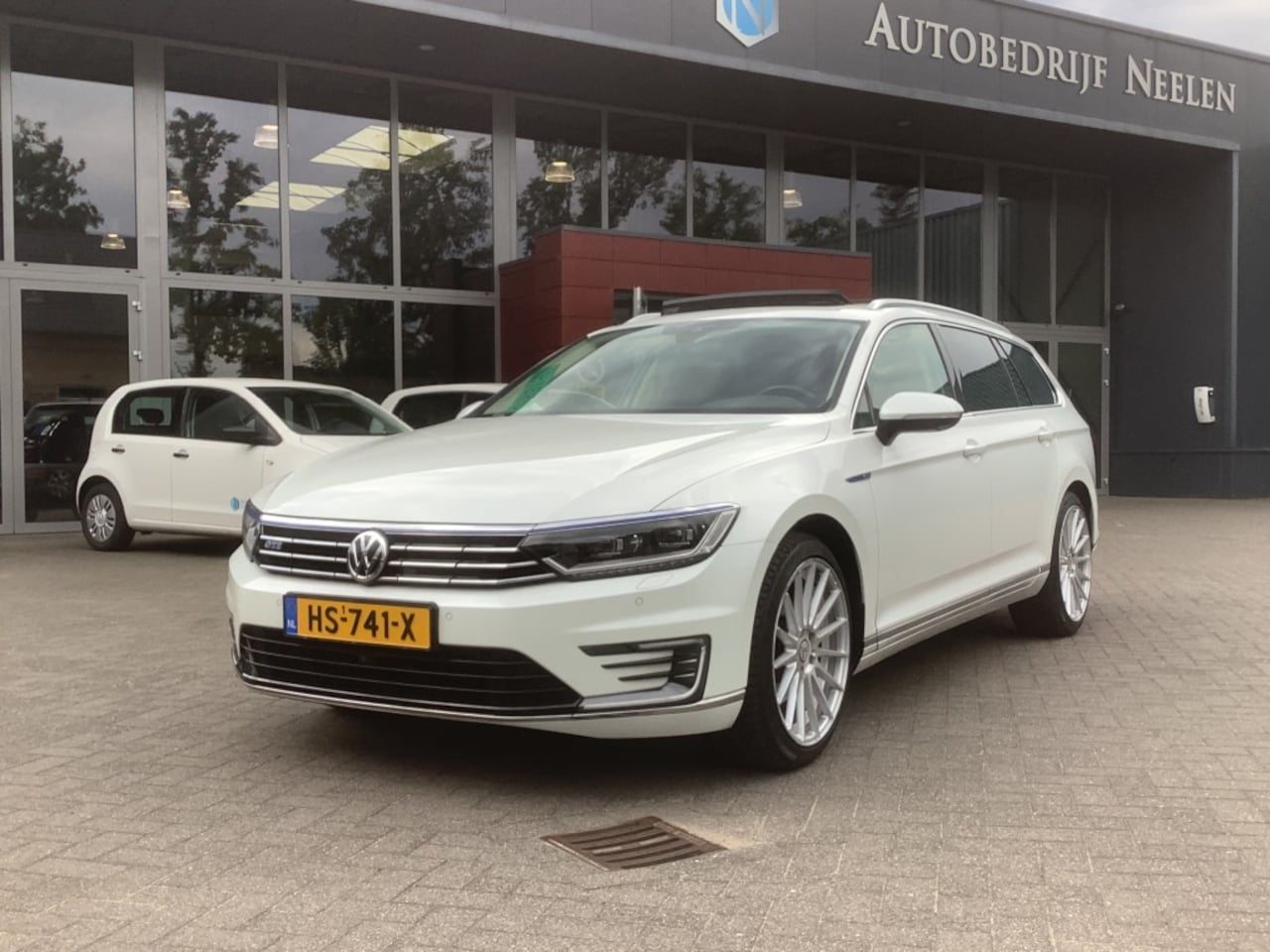 Volkswagen Passat Variant - GTE 1.4TSi Variant Highline I Panorama - AutoWereld.nl