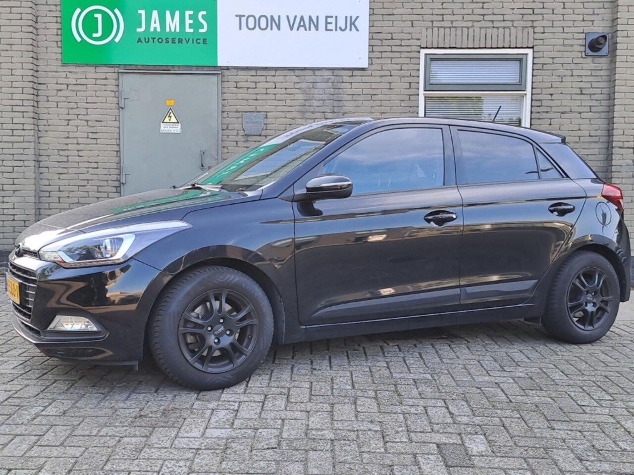 Hyundai i20 - 1.0 T-GDI COMFORT Navigatie-A. Camera-Climatronic - AutoWereld.nl