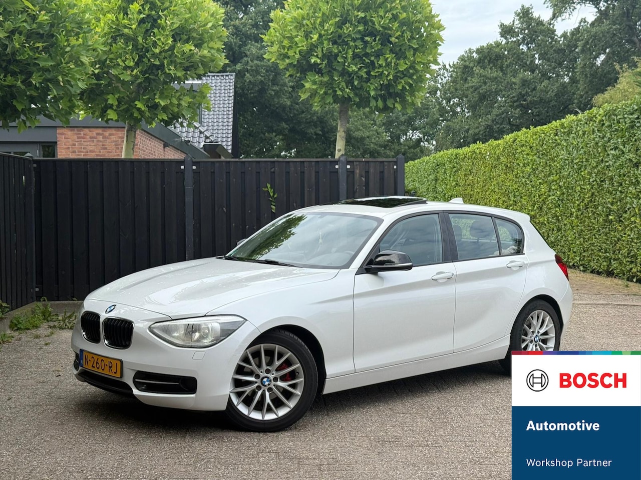 BMW 1-serie - 116i High Executive PANO SPORTLINE - AutoWereld.nl