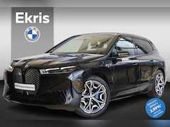 BMW iX - xDrive40 | Sportpakket | Panoramadak | Trekhaak elektr. | Luchtvering
