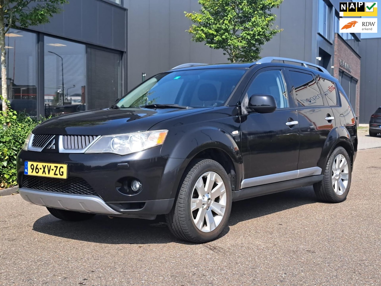 Mitsubishi Outlander - 2.4 Instyle Ecc|Cruise|Leder - AutoWereld.nl