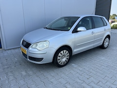 Volkswagen Polo - 1.4-16V Comfortline