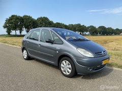 Citroën Xsara Picasso - 1.8i-16V Différence 2