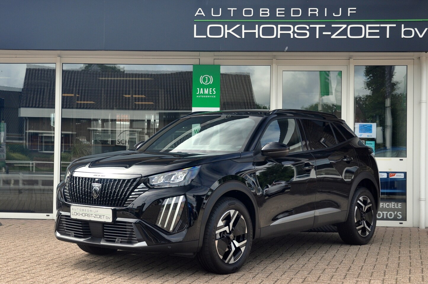 Peugeot 2008 - 1.2 PureTech 100 Allure | 360 Gr Camera | Navi | ACC | Zeer nette staat! - AutoWereld.nl