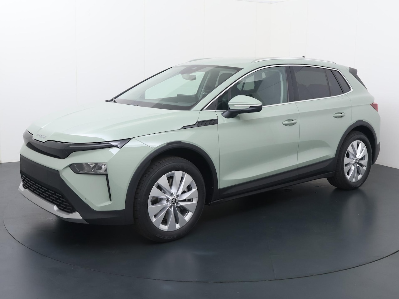 Skoda Elroq - Business Edition Tour Elektromotor 210 kW | Business Upgrade Clever | 19" lichtmetalen vel - AutoWereld.nl