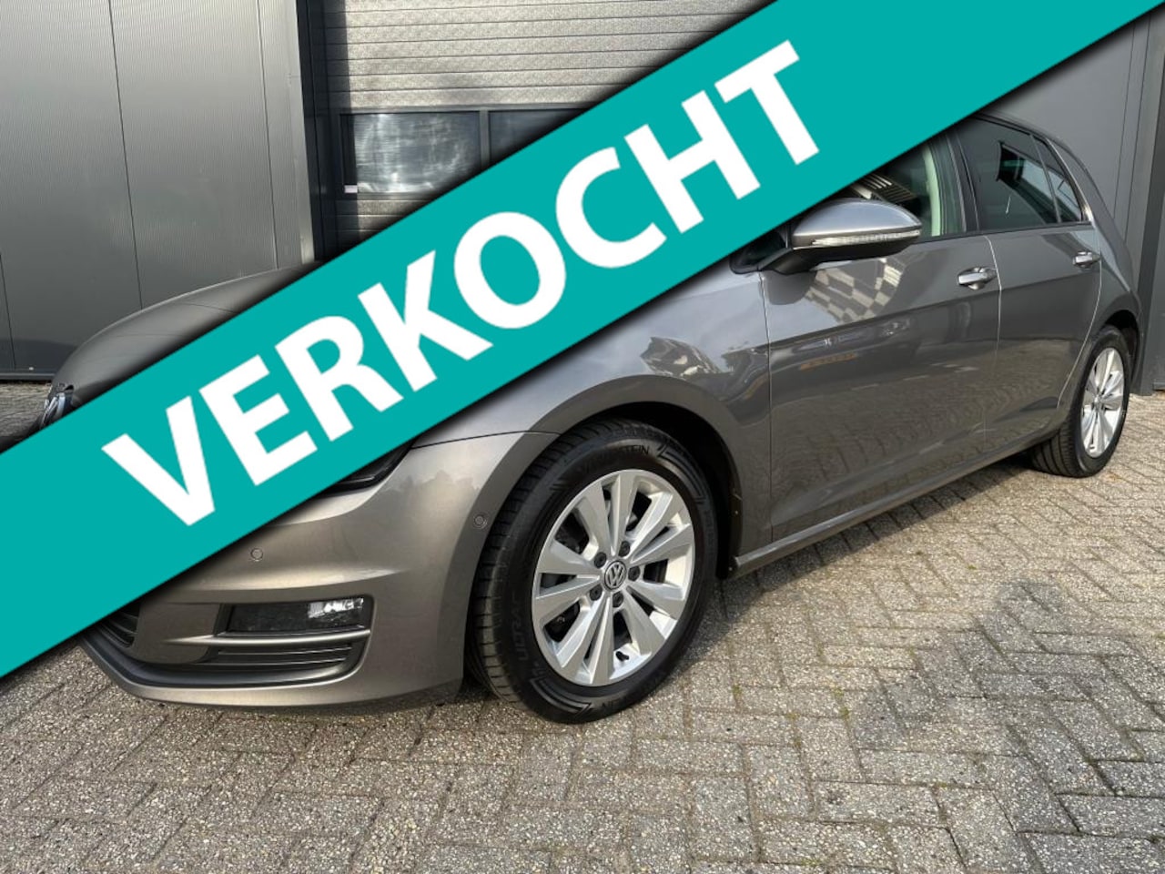 Volkswagen Golf - 1.6 TDI Trendline BlueMotion 1.6 TDI Trendline BlueMotion, Navi, PDC, Cruise, Clima - AutoWereld.nl