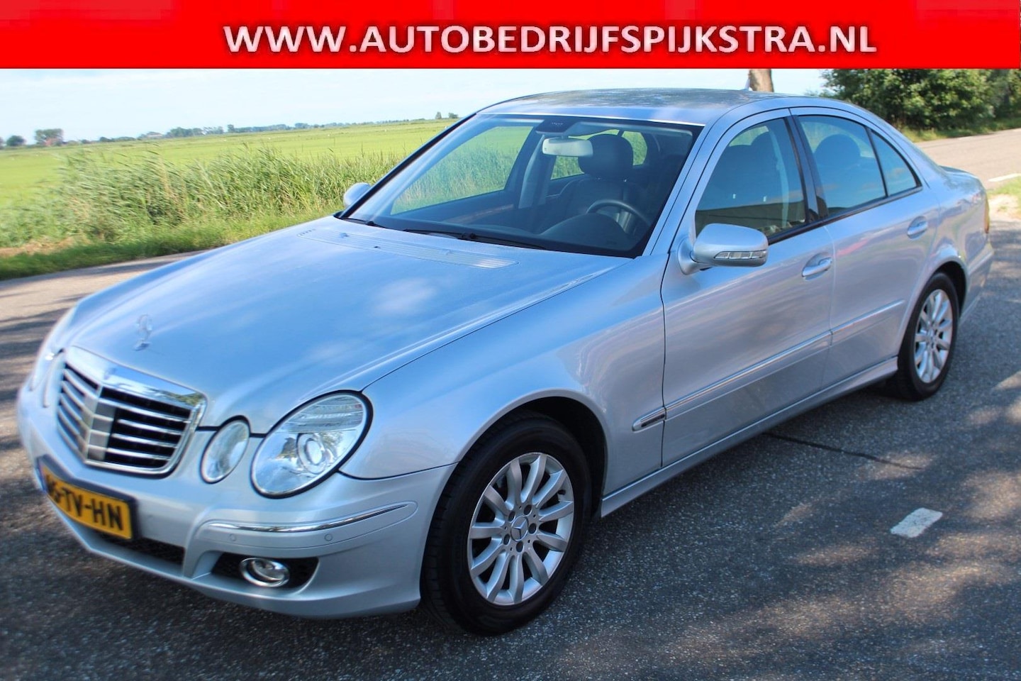 Mercedes-Benz E-klasse - E280 // NAVIGATIE / LEER / DISTRONIC // - AutoWereld.nl