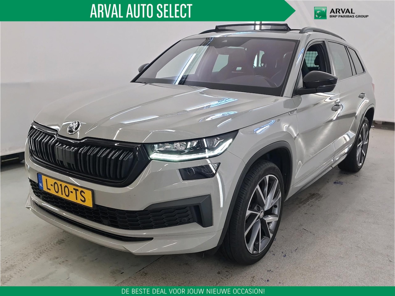 Skoda Kodiaq - 1.5 TSI 150pk Automaat Sportline Business 5P | Panoramadak | Trekhaak | Functie Pakket | C - AutoWereld.nl