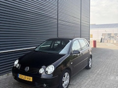 Volkswagen Polo - 1.4-16V Highline NWE APK/ AIRCO/ CRUISE CONTROL/ LM VELGEN