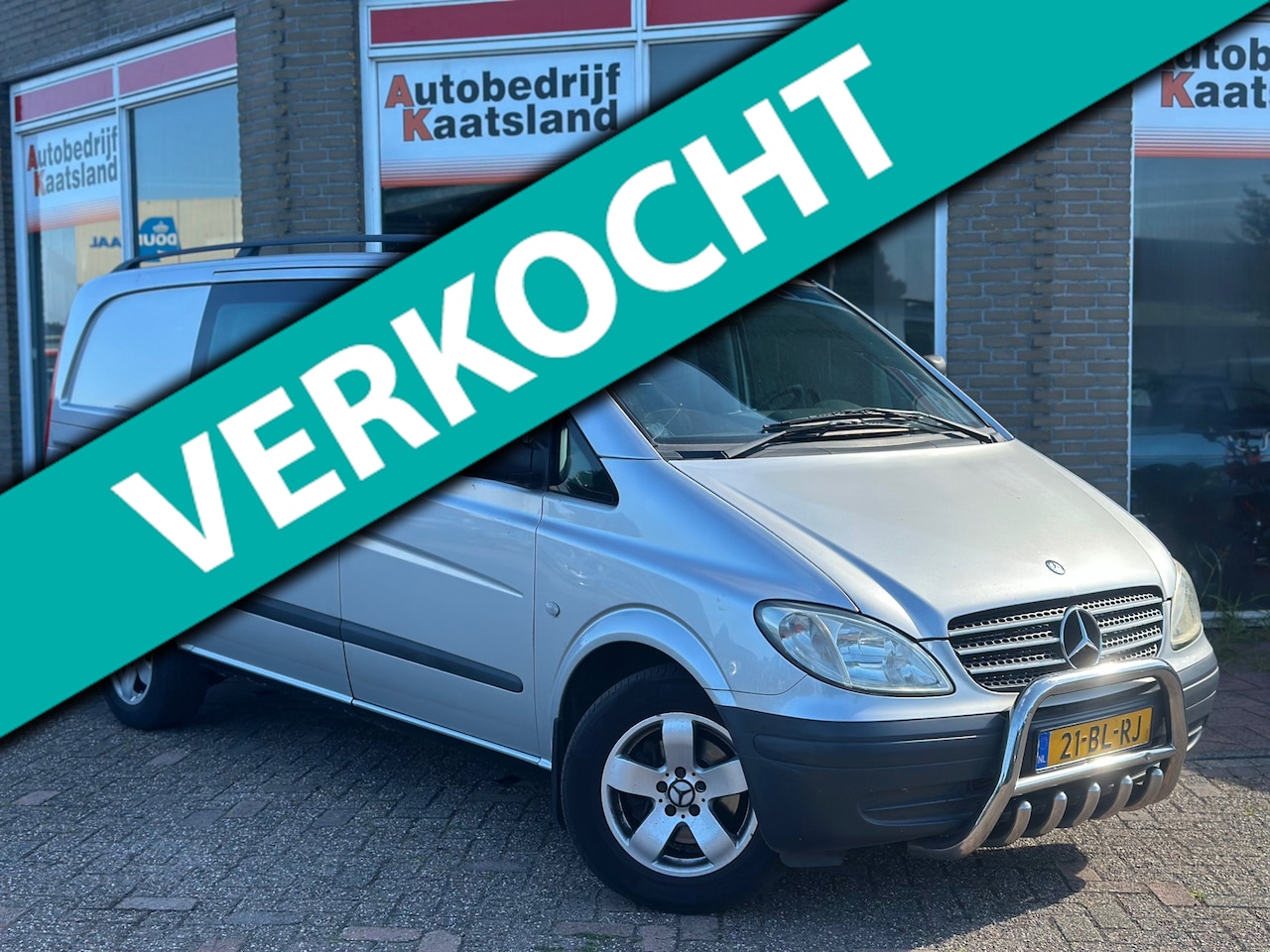Mercedes-Benz Vito - 111 CDI 320 Lang DC luxe Automaat - Airco - Trekhaak - APK: 8-2026 - AutoWereld.nl