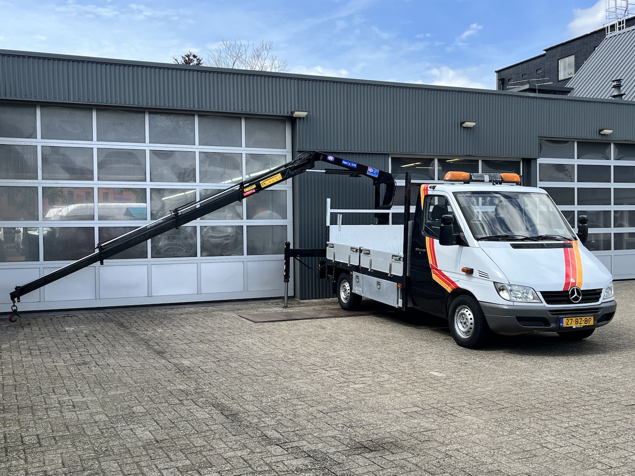Mercedes-Benz Sprinter - 311 CDI 2.2 355 MHF 270K3 Laadkraan Trekhaak 3-Persoons Kraan Autolaadkraan Gereedschapski - AutoWereld.nl