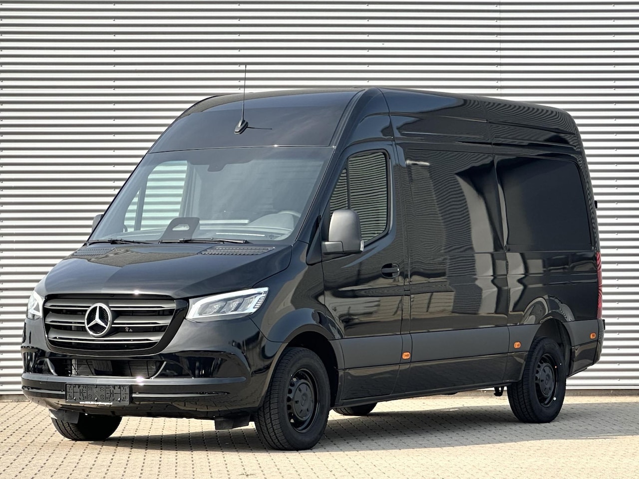 Mercedes-Benz Sprinter - 317 CDI L2 Automaat|LED|MBUX|170pk NIEUW BPM VRIJ - AutoWereld.nl