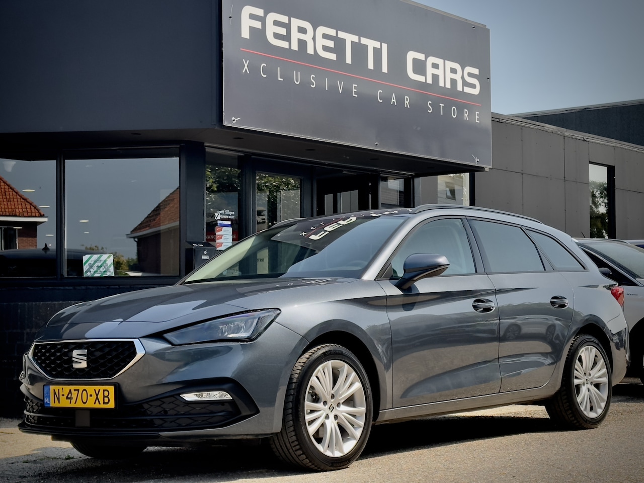 SEAT Leon Sportstourer - 1.5 TSI STYLE APPLE-CARPLAY PARK-ASSIST AIRCO LED LMV PDC - AutoWereld.nl