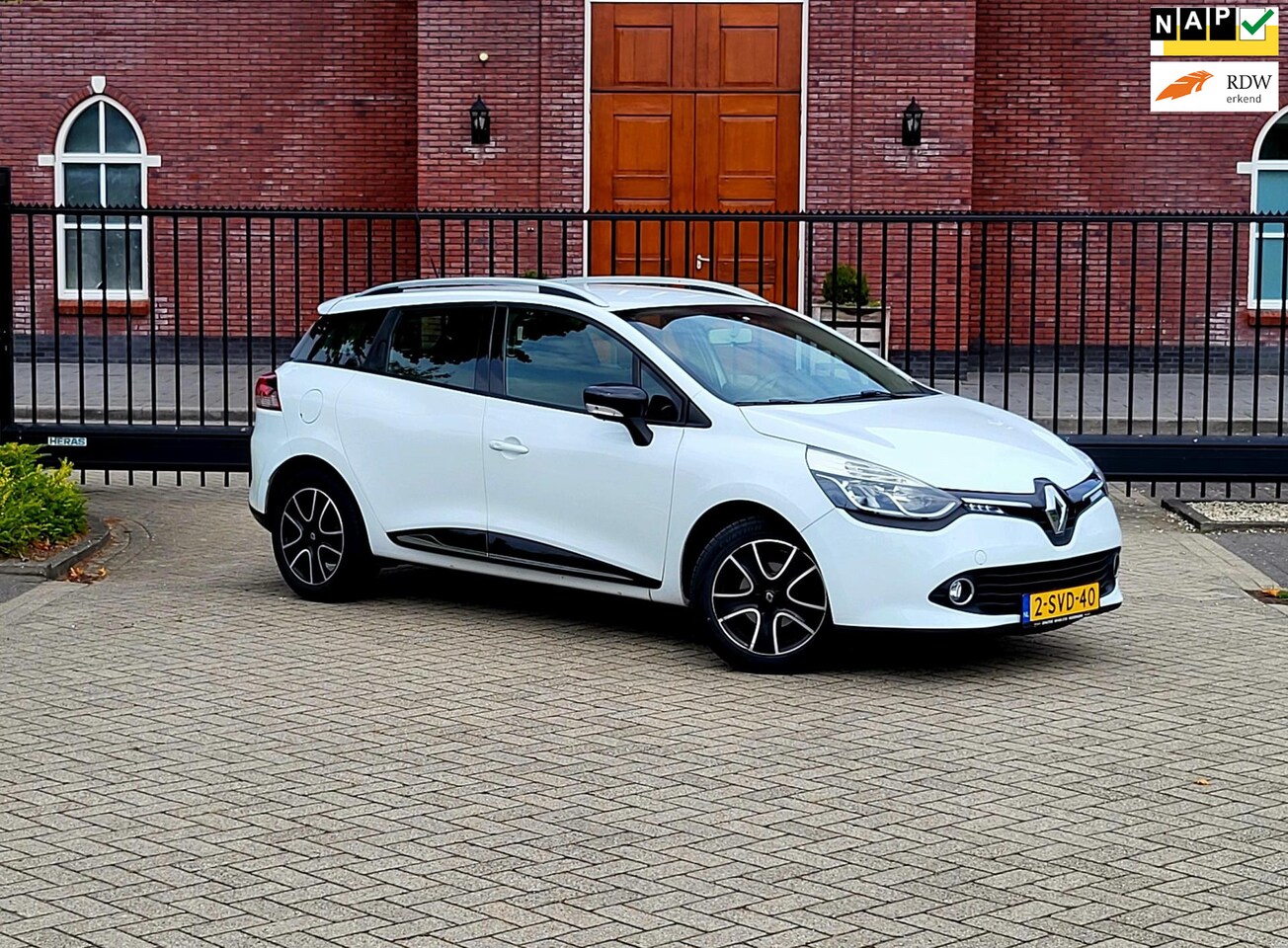 Renault Clio Estate - 0.9 TCe Expression / Airco / Navi / Cruise control / Nieuwe Apk / Nap - AutoWereld.nl