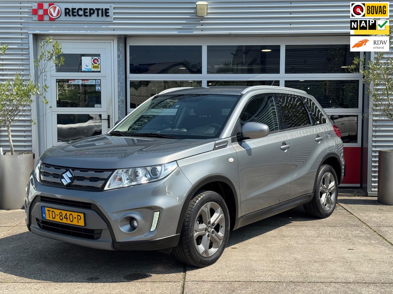 Suzuki Vitara - 1.6 Exclusive Navi / Carplay / A.Cam / Trekhaak / 1Eig - AutoWereld.nl
