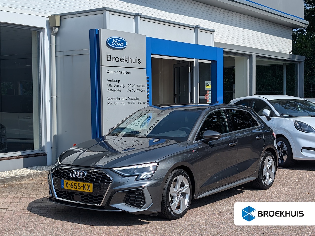 Audi A3 Sportback - 30 TFSI S edition | Carplay | Navi | Climate | Keyless | Matrix LED | Dealeronderhouden - AutoWereld.nl