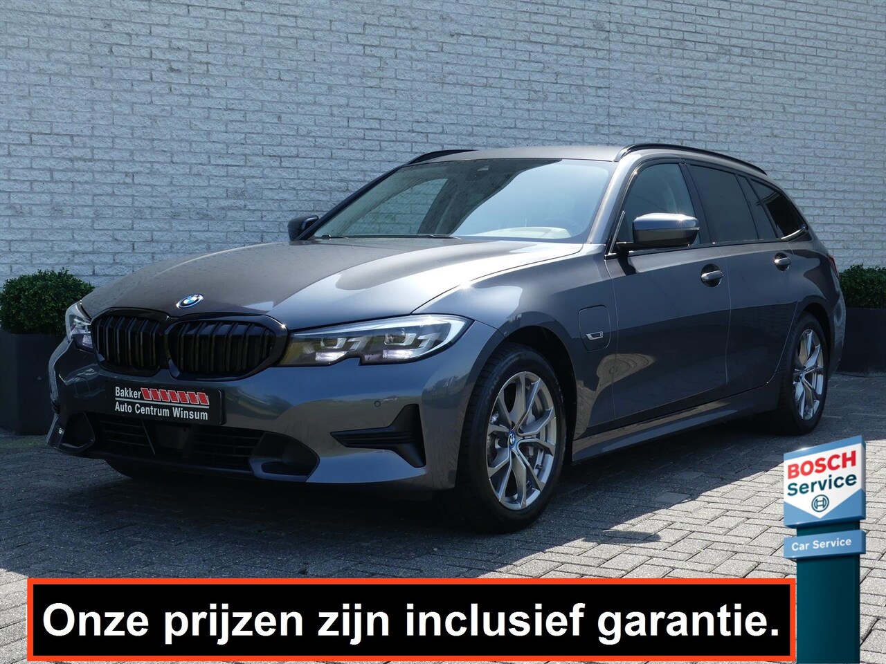 BMW 3-serie Touring - 330E SPORT LINE 292PK NAVI/ADAP.CRUISE/ELEK.A-KLEP/STOEL+STUURVERW. - AutoWereld.nl