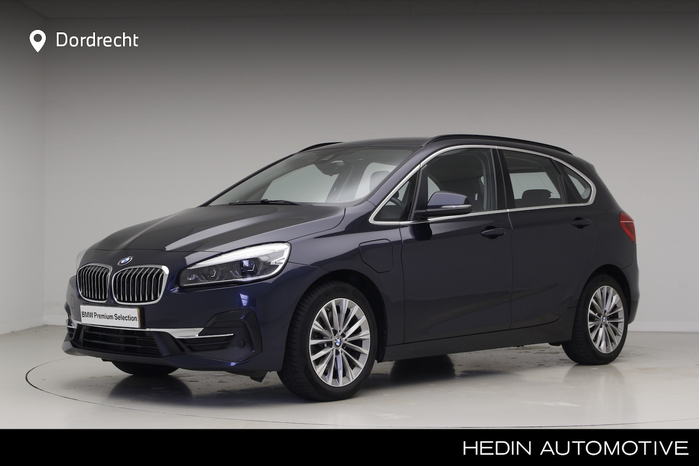 BMW 2-serie Active Tourer - 225xe Luxury Line | Leder | Navi | Hybride | Camera - AutoWereld.nl