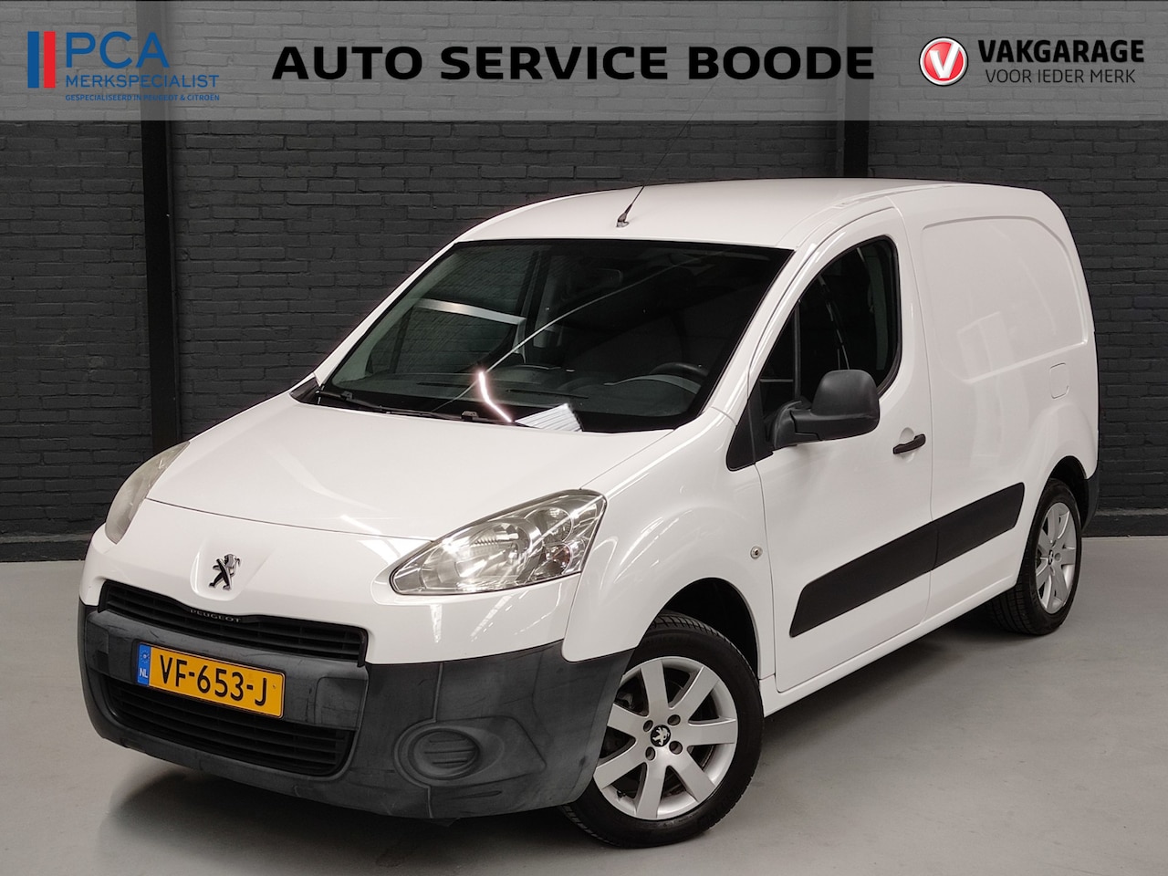 Peugeot Partner - 1.6 e-HDI (90 pk) XT - airco - cruise - trekhaak - 3-zits - AutoWereld.nl