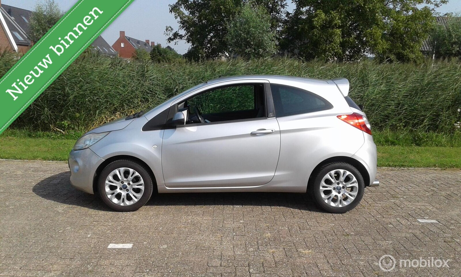 Ford Ka - 1.2 Titanium. Net autootje incl onderhoud en nw APK. - AutoWereld.nl