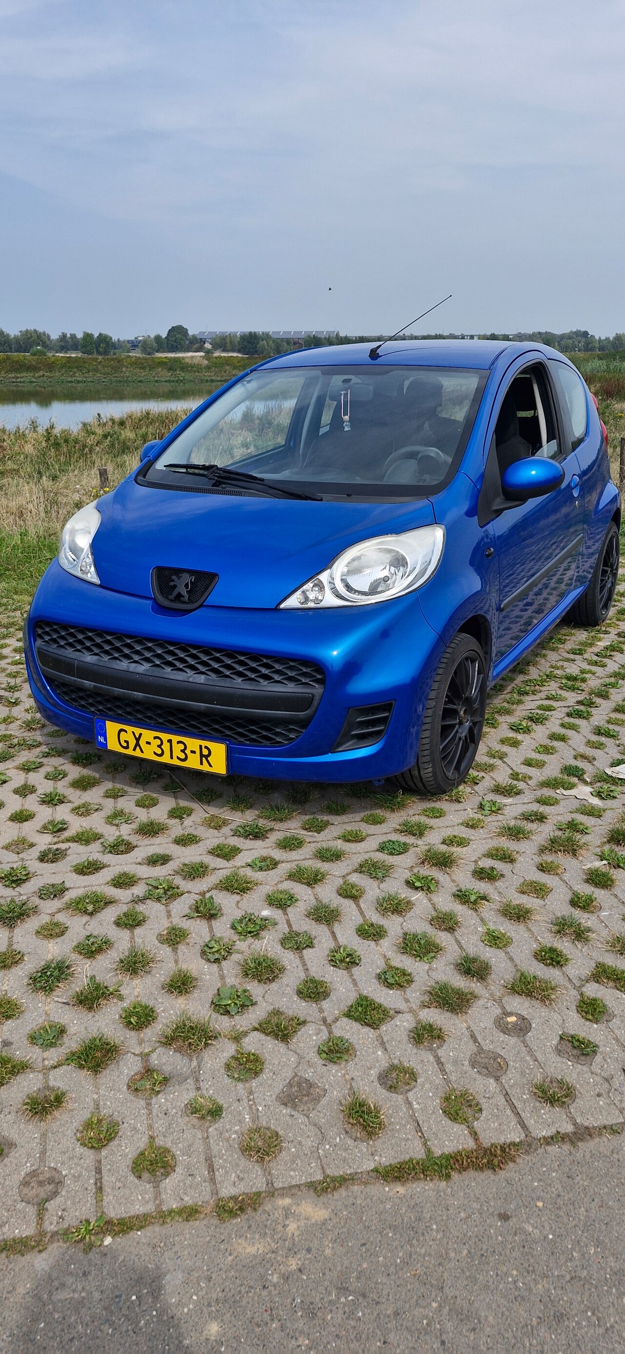 Peugeot 107 - 1.0-12V XR Electr. Ramen, toerenteller, centr.deurvergrendeling op ab, sportvelgen - AutoWereld.nl