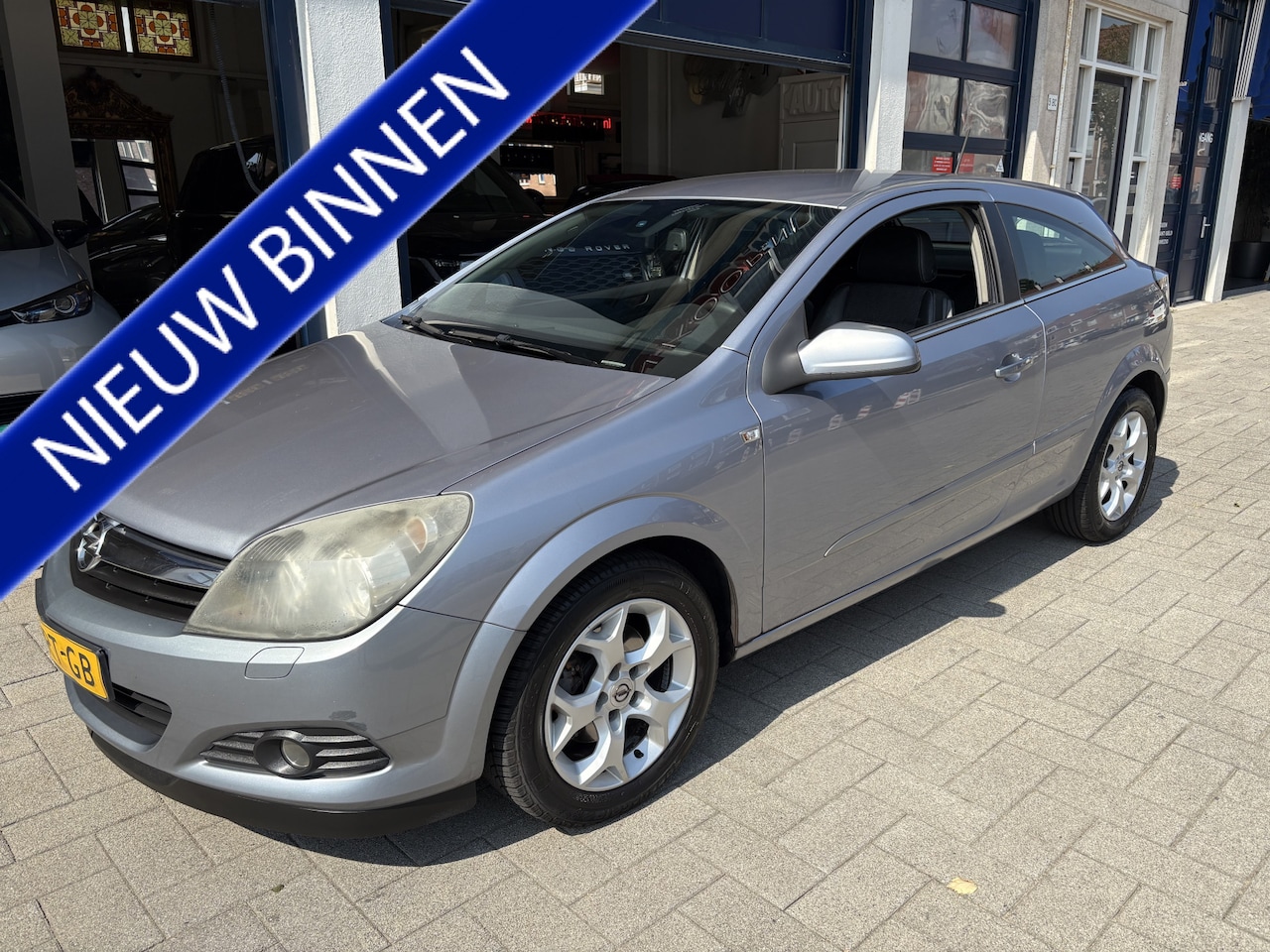 Opel Astra GTC - 1.6 Cosmo NIEUWE APK 08-2026 - AutoWereld.nl