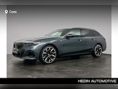 BMW 5-serie Touring - 550e xDrive Individual THUNDER METALLIC | Innovation Pack | Comfort Pack | Travel Pack |